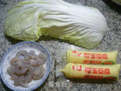 Make Shrimp bean curd soup step 0