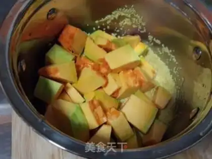 Make Pumpkin chestnut porridge step 4