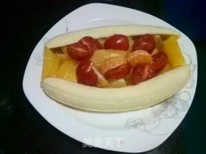 Make A salad banana boat step 2