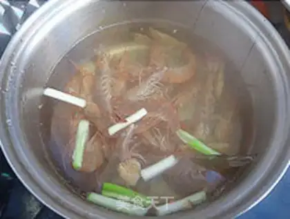 Make Shrimp Caesar salad step 5