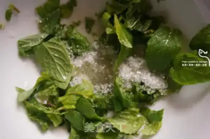 Make salted lemon mojito step 3