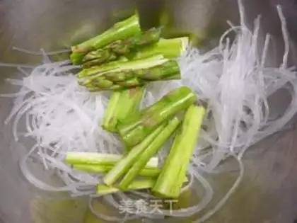 Make Spaghetti step 1