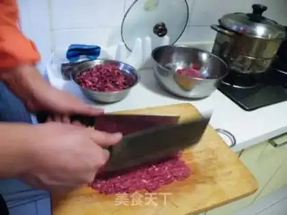 Make Emerald donkey meat steaming dumplings step 5