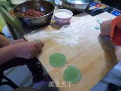 Make Emerald donkey meat steaming dumplings step 8