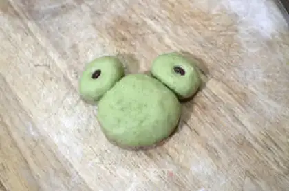 Make Little frog bun step 10