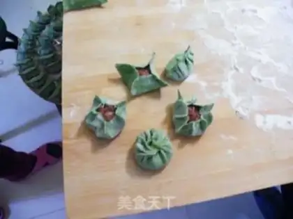 Make Emerald donkey meat steaming dumplings step 13