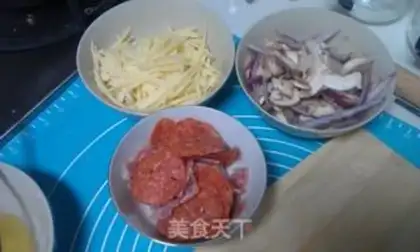 Make Bacon sausage pizza step 2