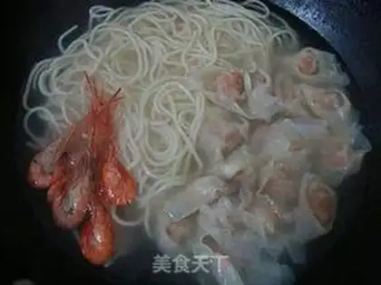 Make On soup and shrimp noodles step 14
