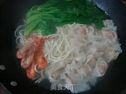 Make On soup and shrimp noodles step 15