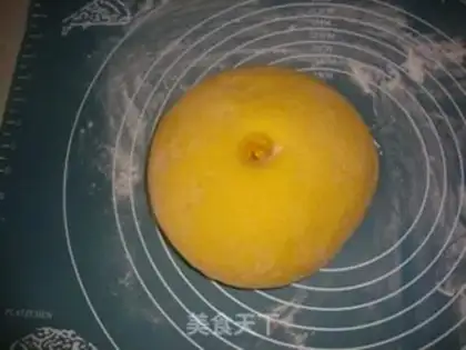 Make Pumpkin rose roll step 2