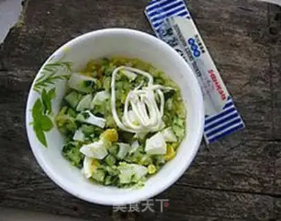 Make Christmas tree salad step 6