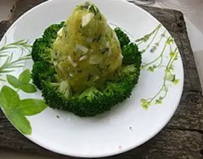 Make Christmas tree salad step 9