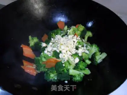 Make Garlic broccoli step 6