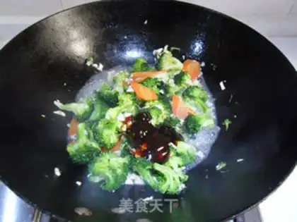 Make Garlic broccoli step 7