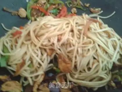 Make Spicy noodles step 3