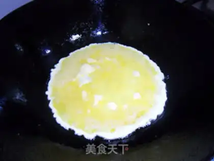 Make Eggs mixed with a chrysanthemum step 3