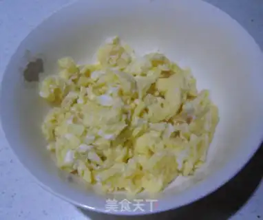 Make Eggs mixed with a chrysanthemum step 4