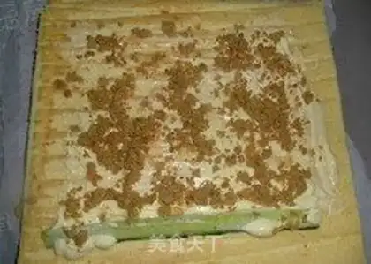 Make A salad pine roll step 14