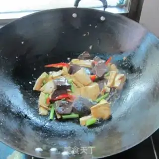 Make Tofu boils pig blood step 7