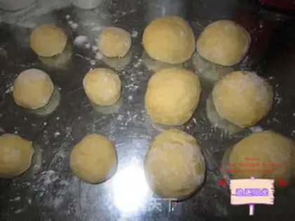 Make Fry cheese buns step 1