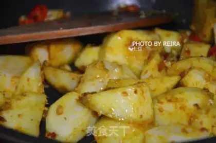 Make Curry potatoes step 2