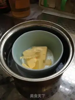 Make Almond cupcakes step 1