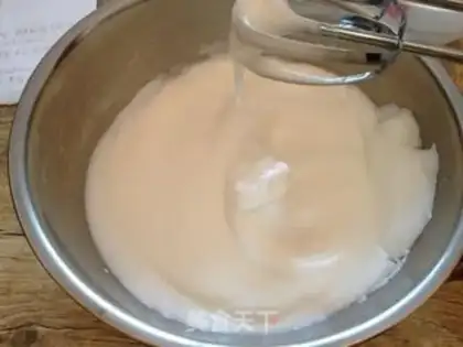 Make Almond cupcakes step 3