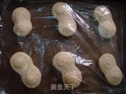 Make Gold and yellow salad bread step 8