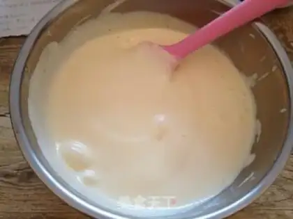 Make Almond cupcakes step 4