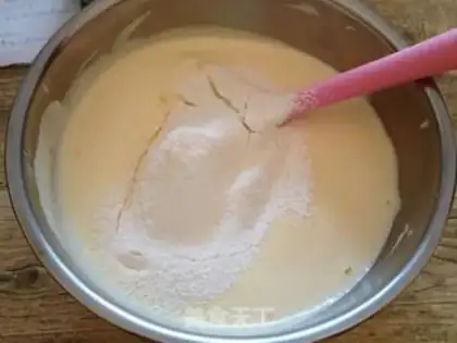 Make Almond cupcakes step 5