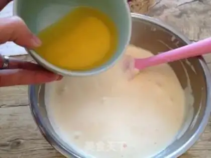 Make Almond cupcakes step 6