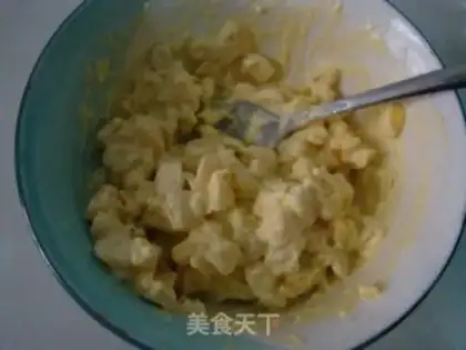 Make Gold and yellow salad bread step 10