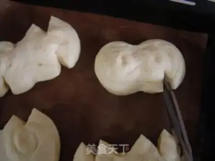 Make Gold and yellow salad bread step 11