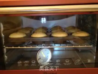 Make Almond cupcakes step 8