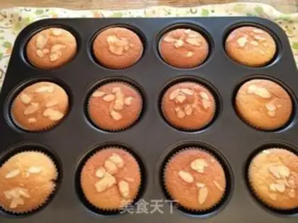 Make Almond cupcakes step 9