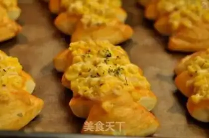 Make Gold and yellow salad bread step 17
