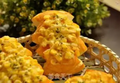 Make Gold and yellow salad bread step 19