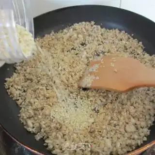 Make Salad pine bun step 3