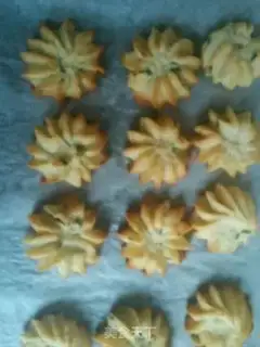 Make Onion cookies step 8