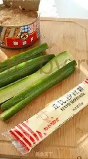 Make Tuna salad toast rolls step 1