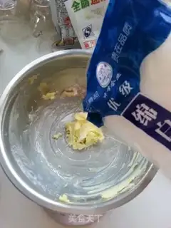 Make Tuna salad toast rolls step 2