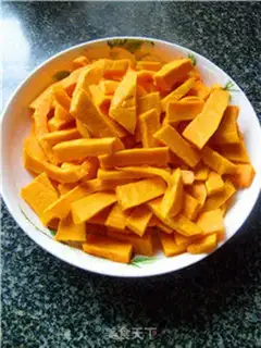 Make Pumpkin buns step 1