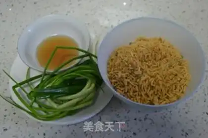 Make Gold rice steamed eggs step 1