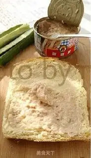 Make Tuna salad toast rolls step 4