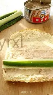 Make Tuna salad toast rolls step 5