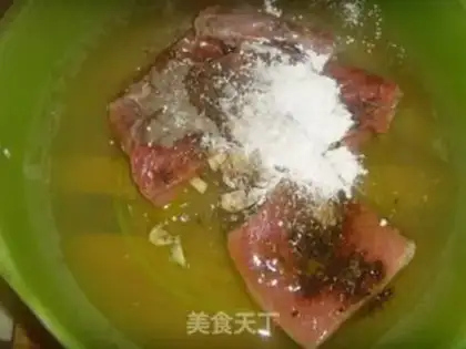 Make Black pepper beef step 1