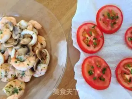 Make A thin seafood pizza step 0