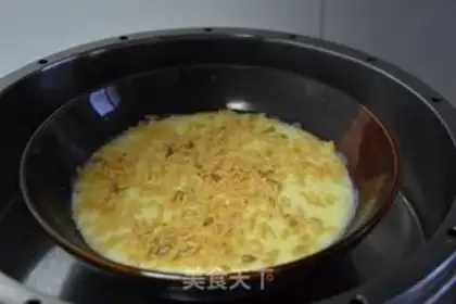 Make Gold rice steamed eggs step 8