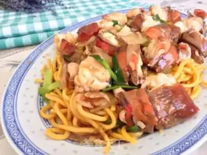 Make Chon onion lobster noodle step 12