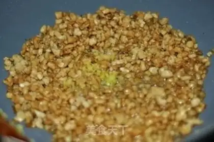 Make Green pepper chicken sprouts step 4